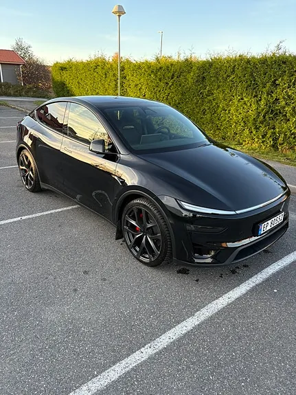 Tesla Model Y 2026 photo 5