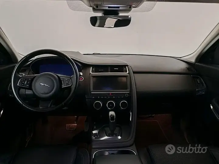 Jaguar E-Pace 2020 photo 4