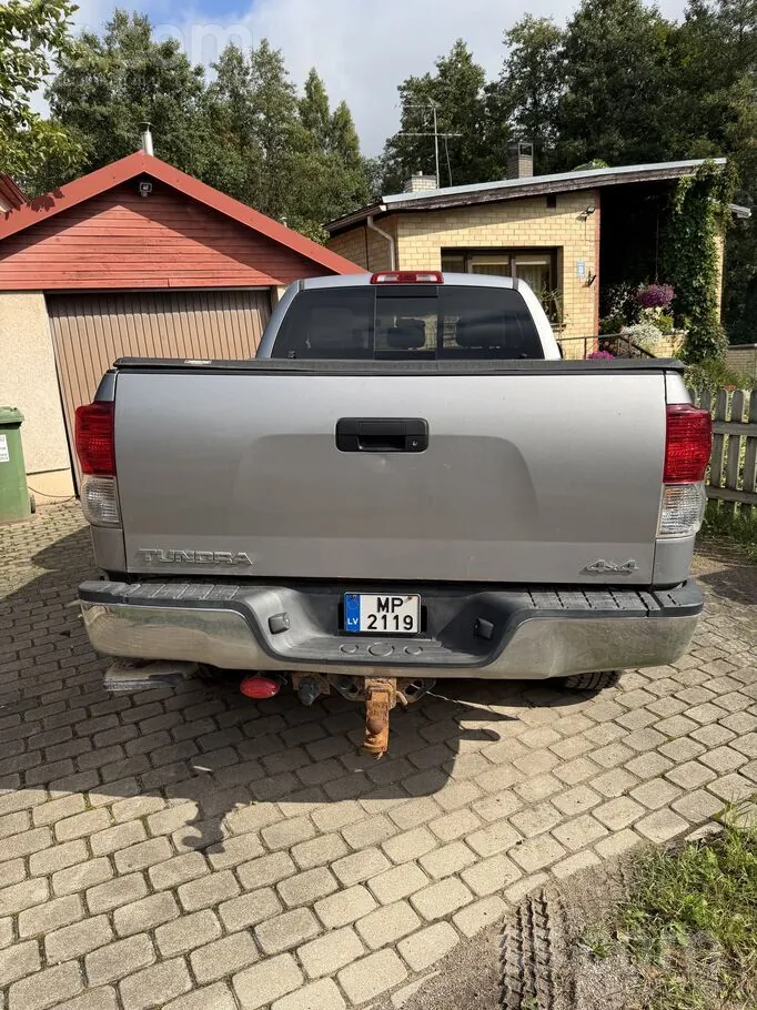 Toyota Tundra 2010 photo 3
