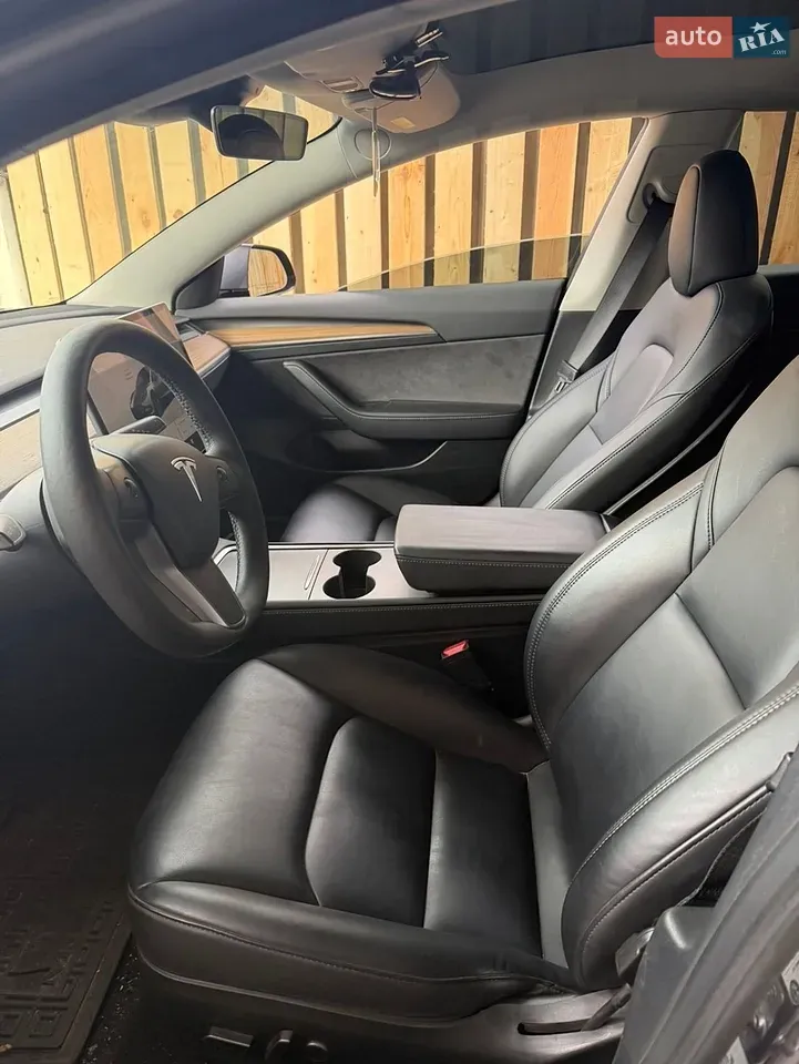 Tesla Model 3 2023 photo 3