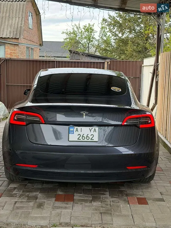 Tesla Model 3 2023 photo 2