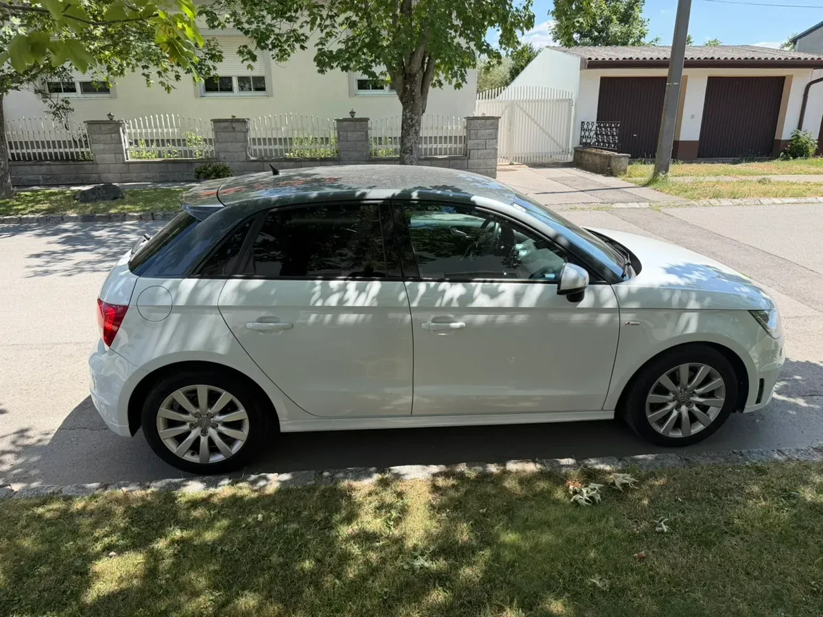 Audi A1 2012 photo 3