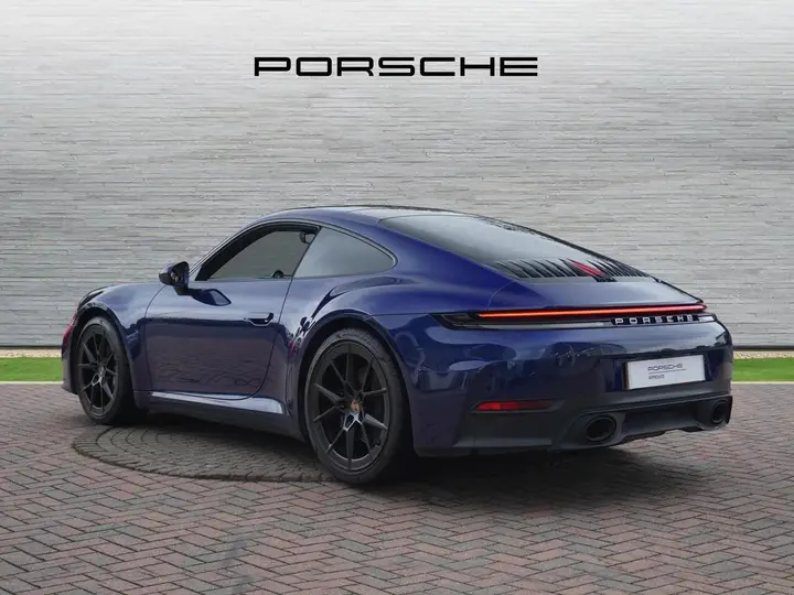 Porsche 911 2024 photo 2