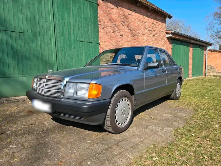 Mercedes-Benz 190E