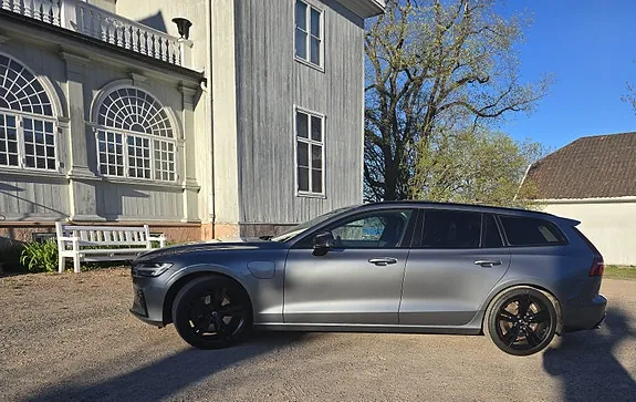 Volvo V60 2021 photo 2