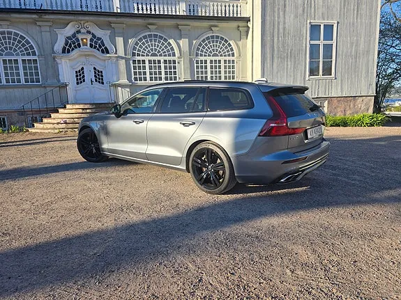 Volvo V60 2021 photo 3