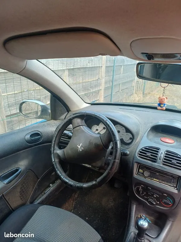 Peugeot 206 2003 photo 3