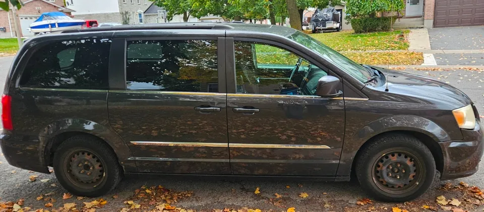 Chrysler Town & Country 2011 photo 4