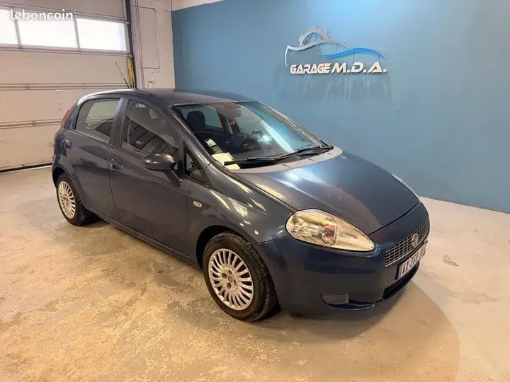 Fiat Grande Punto 2008 photo 2