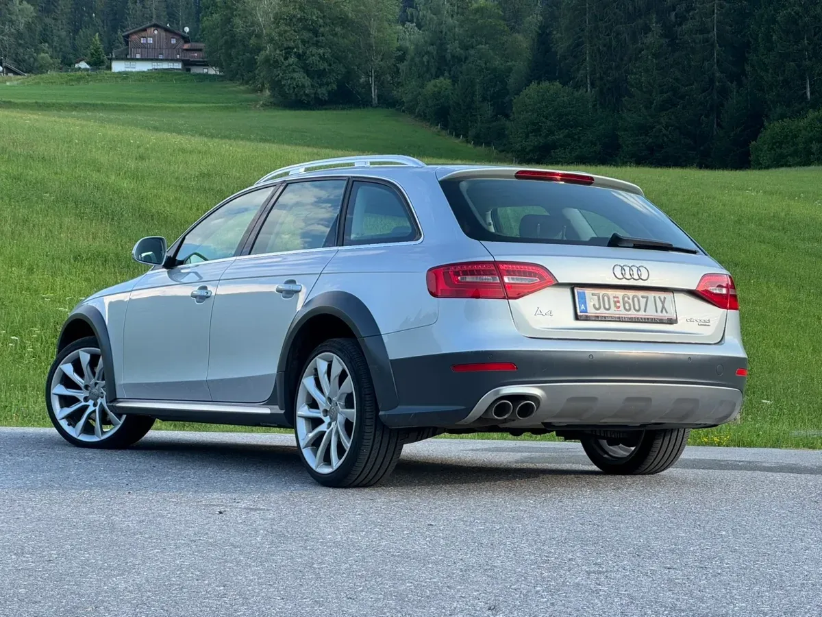 Audi A4 Allroad 2012 photo 2