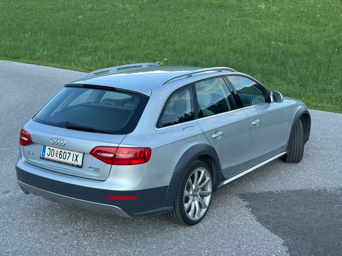 Audi A4 Allroad 2012 photo 3