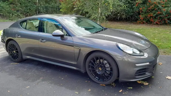 Porsche Panamera 2015 photo 2
