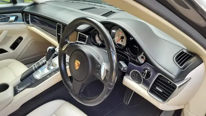Porsche Panamera 2015 photo 3