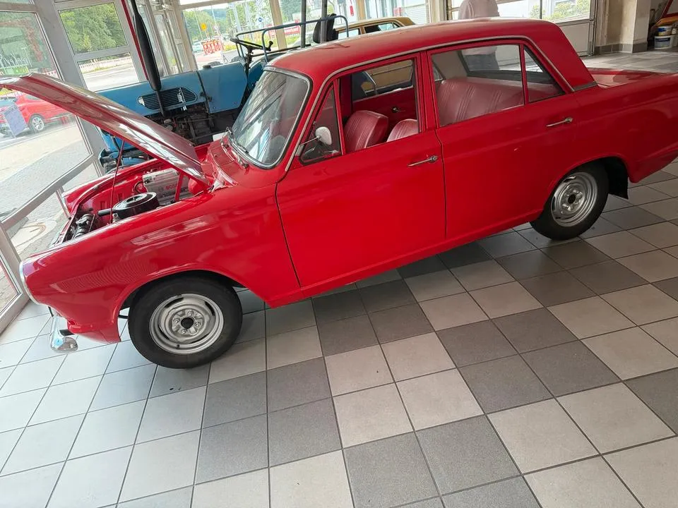 Ford Cortina