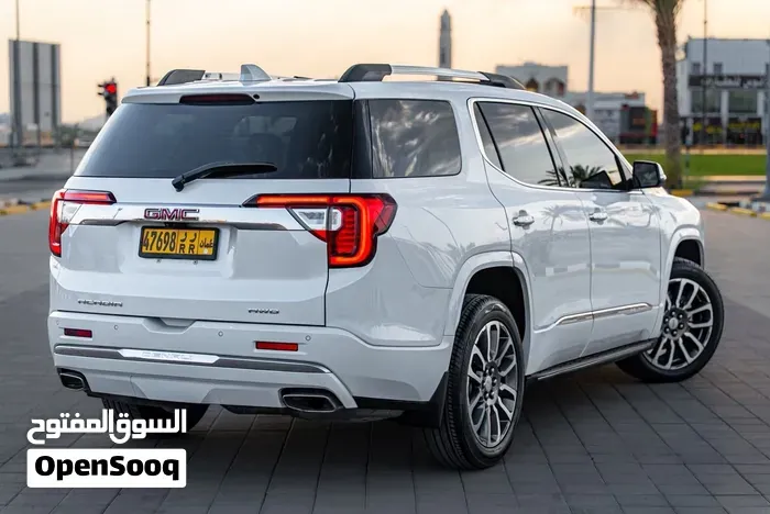 GMC Acadia 2022 photo 2