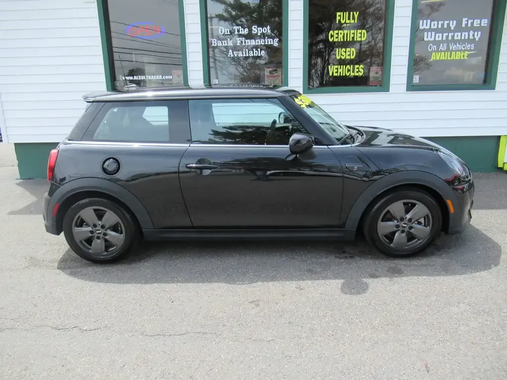 Mini 3 Door 2023 photo 5