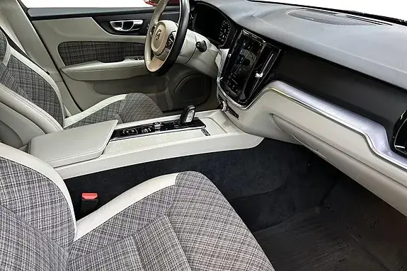 Volvo V60 Cross Country 2021 photo 3