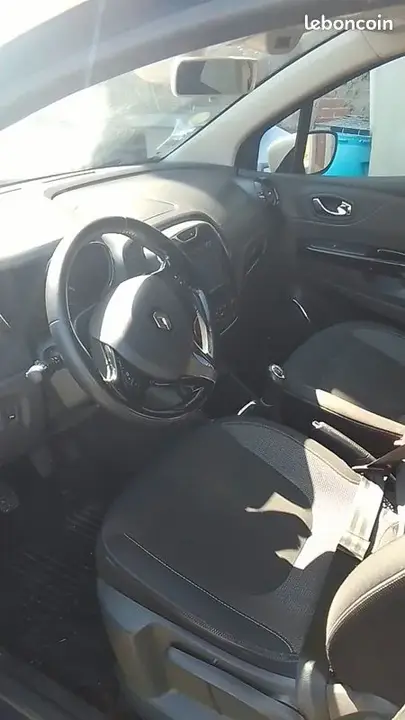 Renault Captur 2015 photo 2