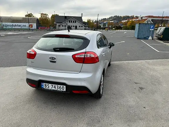 Kia Rio 2013 photo 5