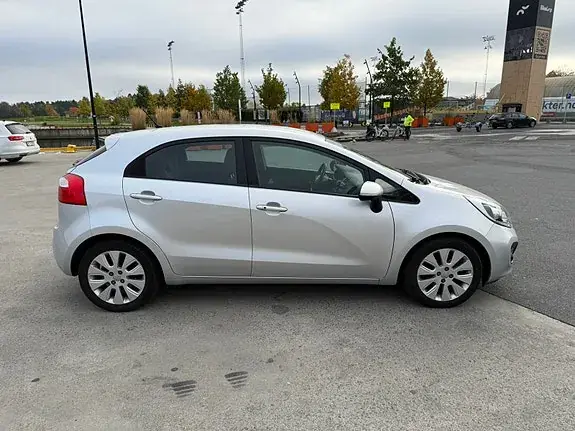Kia Rio 2013 photo 4