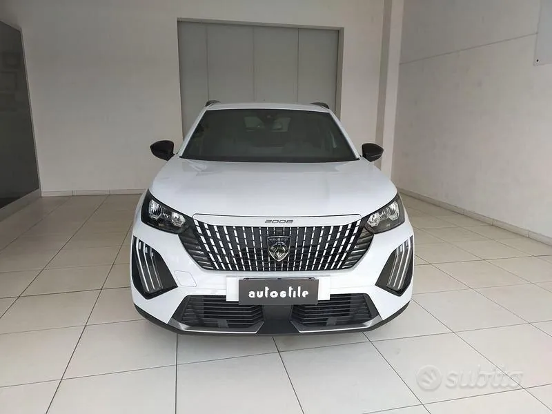 Peugeot 2008 2025 photo 2