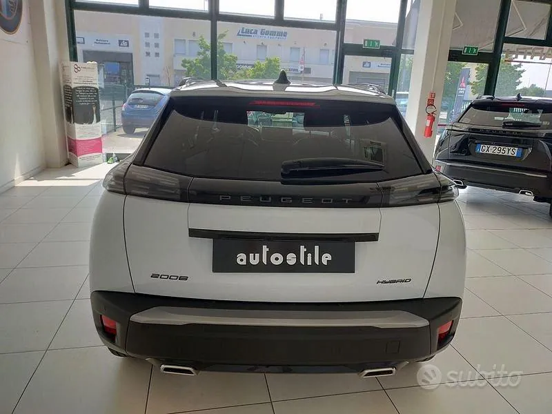 Peugeot 2008 2025 photo 5