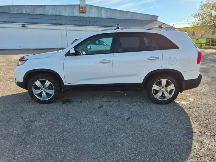 Kia Sorento 2013 photo 4
