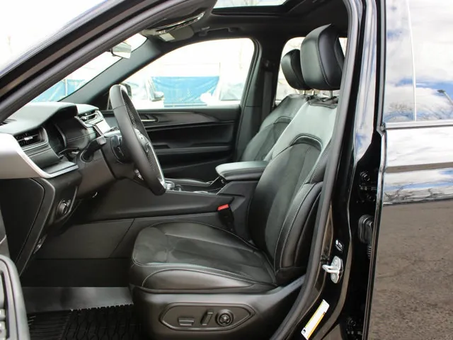 Jeep Grand Cherokee 2025 photo 3