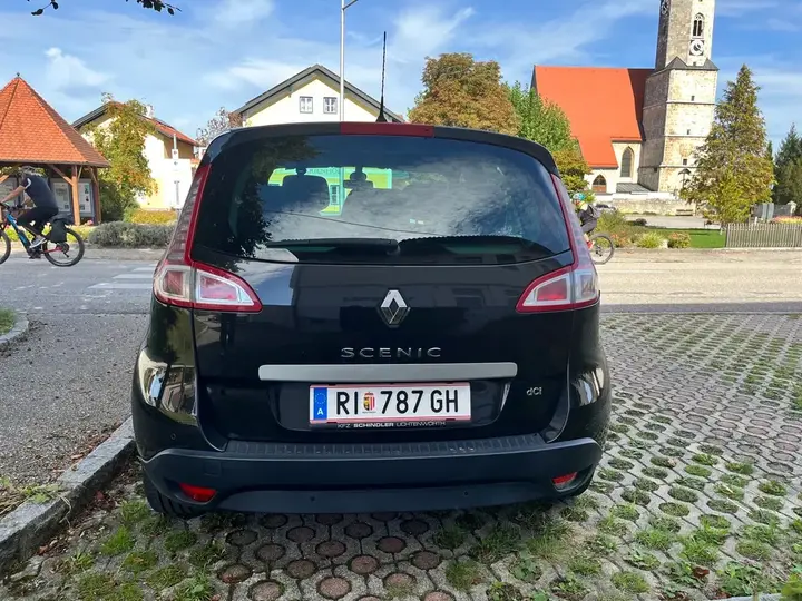 Renault Scenic 2009 photo 2