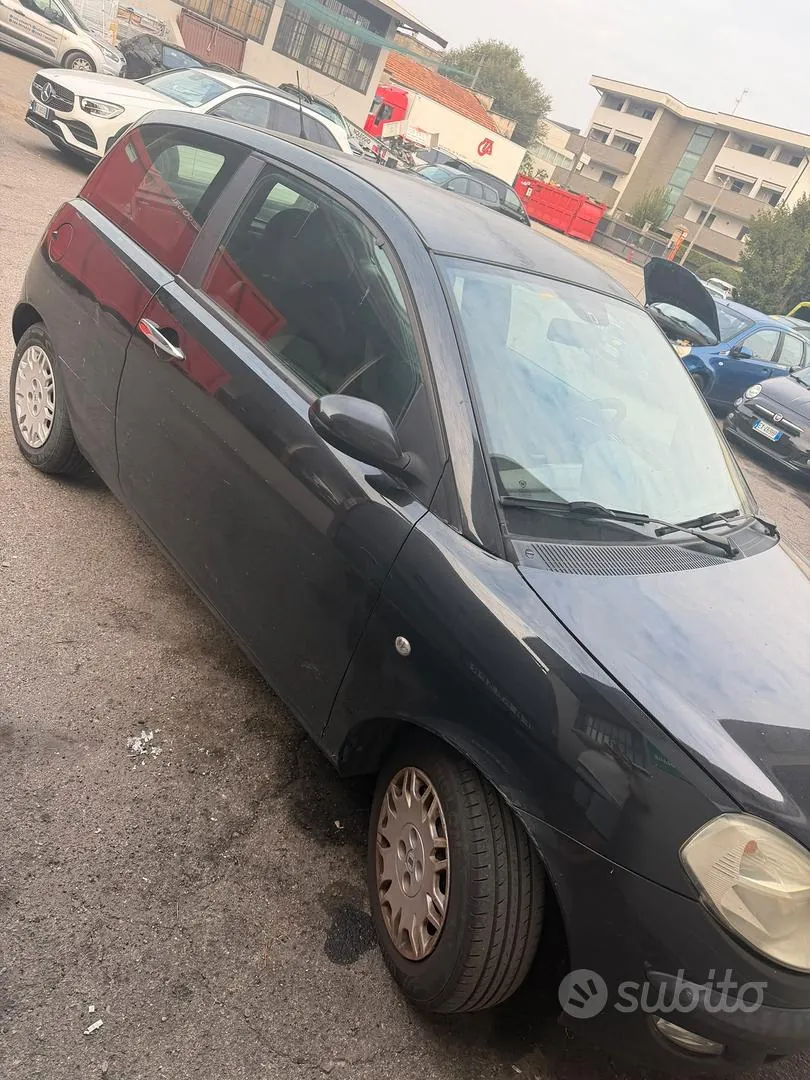 Lancia Ypsilon