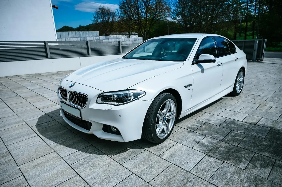 BMW 5 Series 2013 photo 2