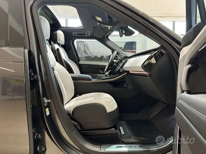 Land Rover Range Rover Sport 2026 photo 3