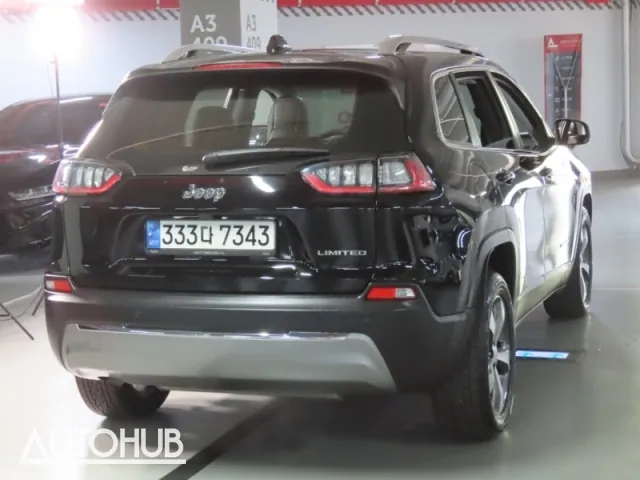 Jeep Cherokee 2021 photo 3