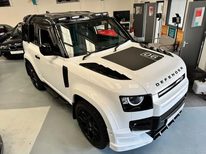 Land Rover Defender 90 2021 photo 2