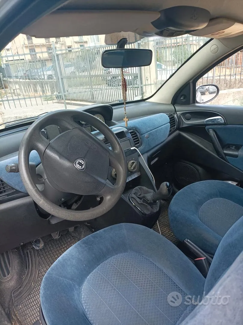 Lancia Ypsilon 2004 photo 4