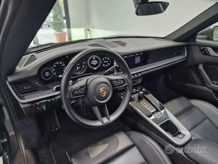 Porsche 911 2021 photo 4