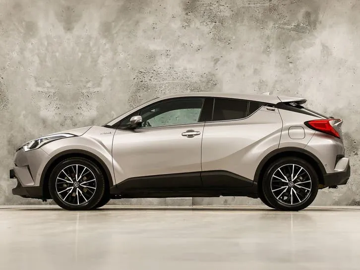 Toyota C-Hr 2018 photo 2