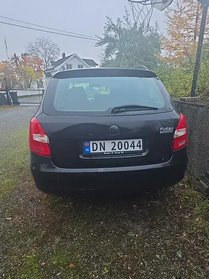 Skoda Fabia 2009 photo 3