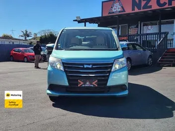 Toyota Noah 2014 photo 3