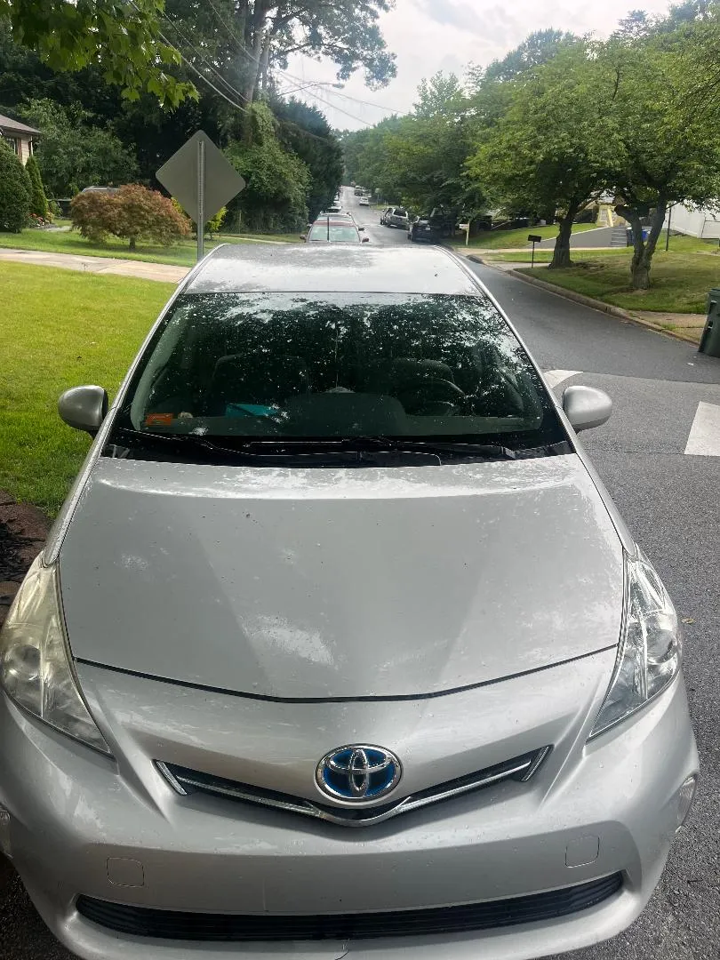 Toyota Prius V