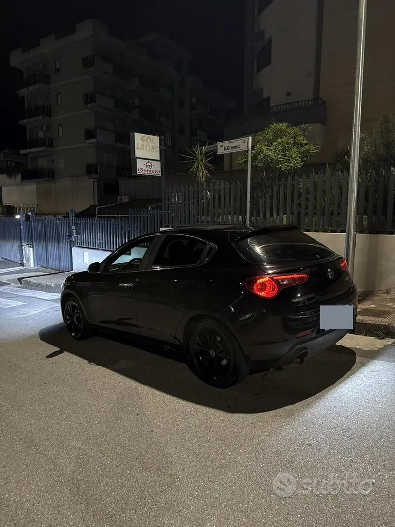 Alfa Romeo Giulietta 2012 photo 4