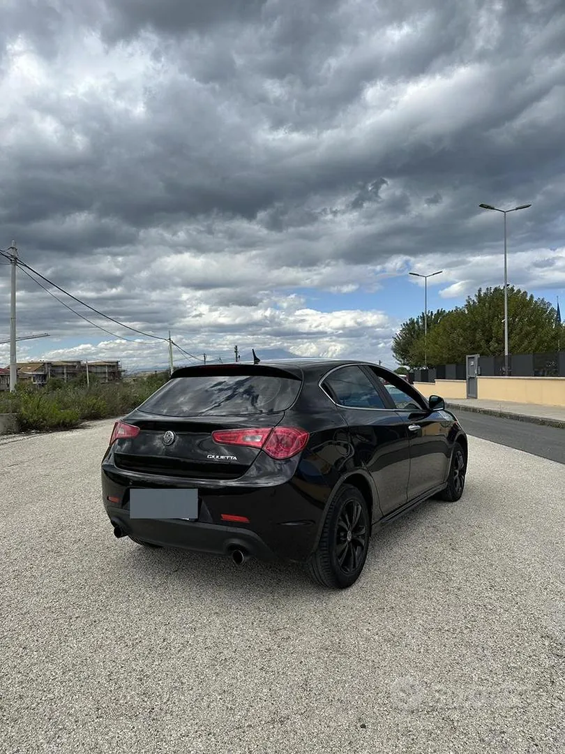 Alfa Romeo Giulietta 2012 photo 3