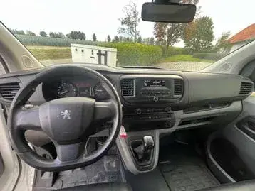 Peugeot Expert 2021 photo 2
