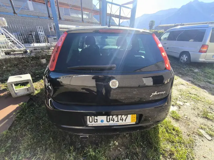 Fiat Grande Punto 2008 photo 3