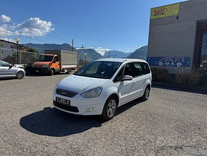 Ford Galaxy 2013 photo 2