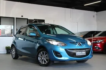 Mazda Demio 2013 photo 2