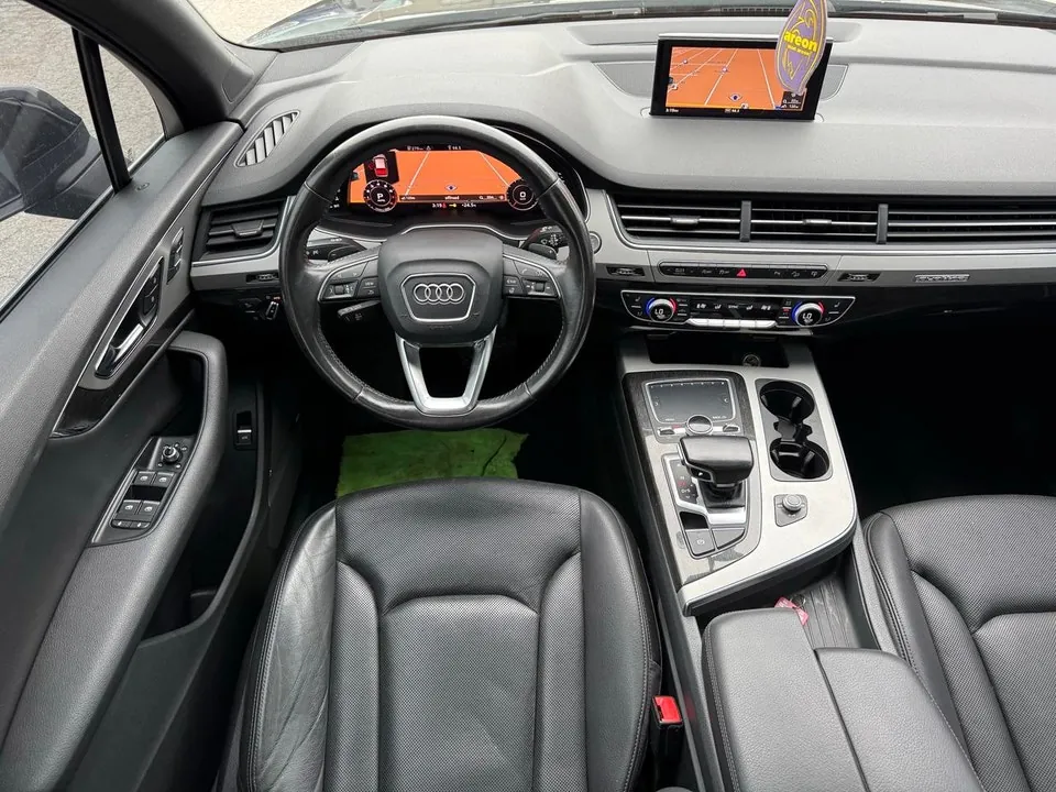 Audi Q7 2017 photo 2