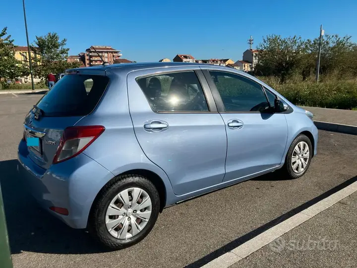 Toyota Yaris 2012 photo 3