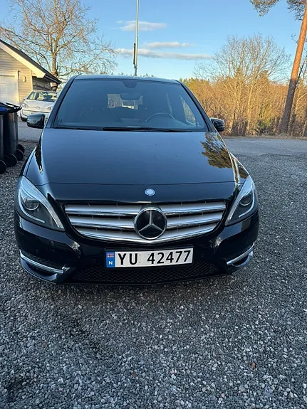 Mercedes-Benz B180