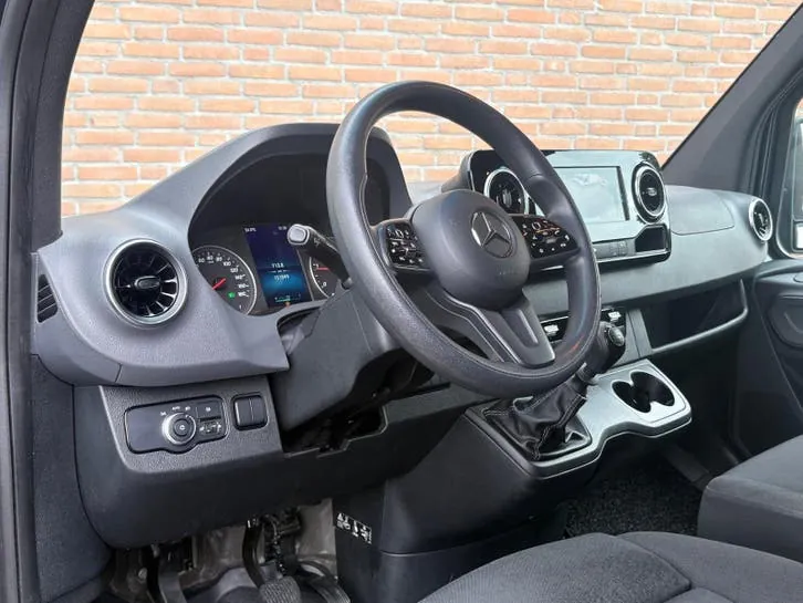 Mercedes-Benz Sprinter 2022 photo 2